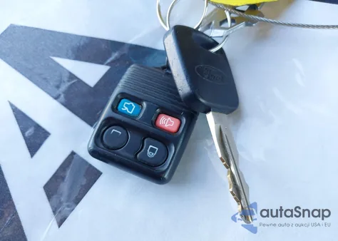 1999 Ford Expedition Eddie Bauer/Xlt z USA, uszkodzony, nr VIN 1FMRU17L7XLC11797